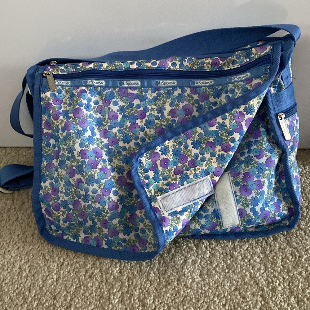 LeSportsac Messenger Bag - Picture 3 of 12